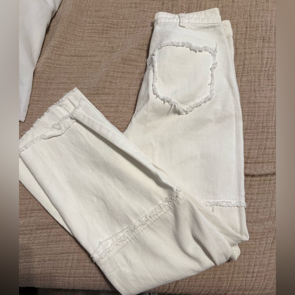 Women's White Frayed Jeans